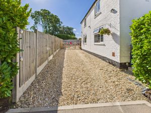 Ryehill Cottage- click for photo gallery